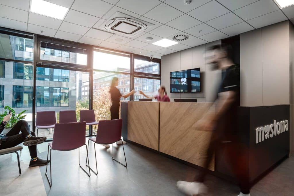 Modern M2 Stoma office