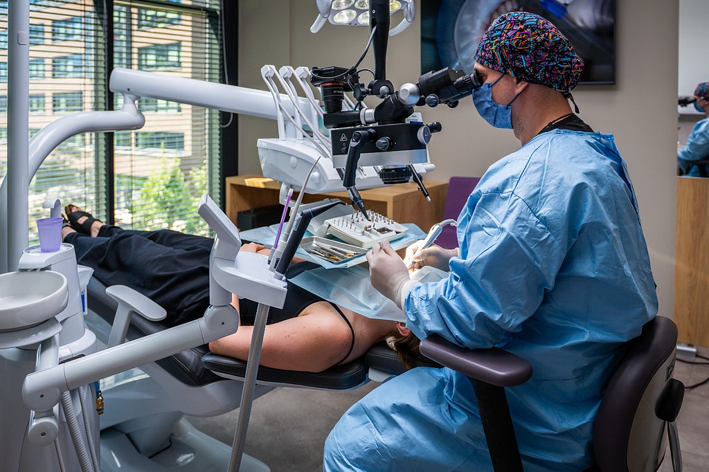 Implantologist MDDr. Marek Leško during surgery, M2 Stoma Brno
